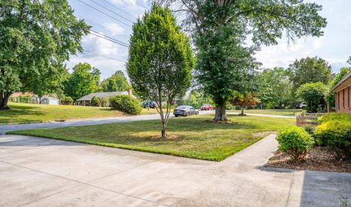 Photo #44 of 2305 Hawthorne Road, Lynchburg, VA 0.6 acres
