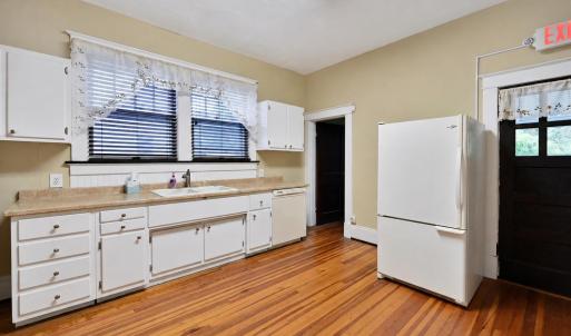 Photo #13 of 5040 Fort Ave, Lynchburg, VA 0.4 acres