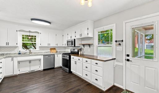 Photo #11 of 2420 Castle Place, Lynchburg, VA 0.4 acres
