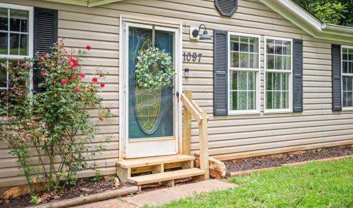 Photo #2 of 1097 Winn Drive, Moneta, VA 0.7 acres
