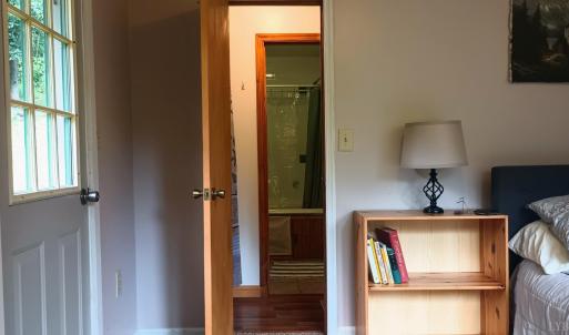 primary bed to bath