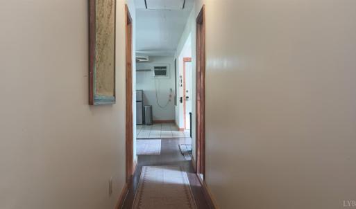 looking towards the kitchen