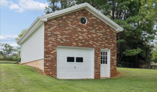 Photo #35 of 1111 Roundtree Drive, Bedford, VA 0.4 acres