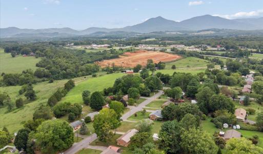 Photo #43 of 1111 Roundtree Drive, Bedford, VA 0.4 acres
