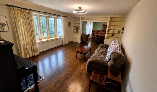 Photo #5 of 2122 Laurel Lane, Altavista, VA 0.6 acres