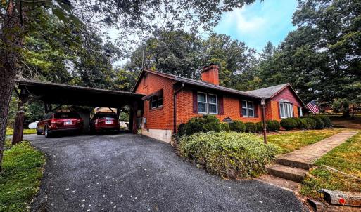 Photo #2 of 2122 Laurel Lane, Altavista, VA 0.6 acres