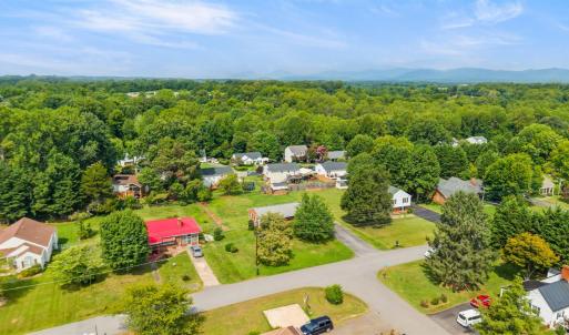 Photo #38 of 2002 Roundelay Road, Lynchburg, VA 0.4 acres