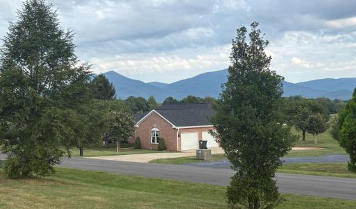 Photo #19 of 1729 Oakwood Street, Bedford, VA 0.7 acres