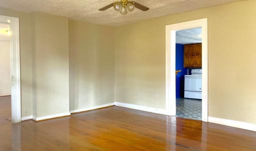 LIVING ROOM UNSTAGED