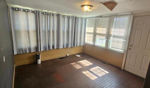 Den-possible 3rd bdrm