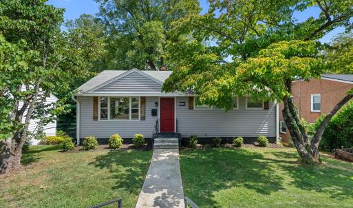 Photo #2 of 706 Crestwood Circle, Lynchburg, VA 0.2 acres