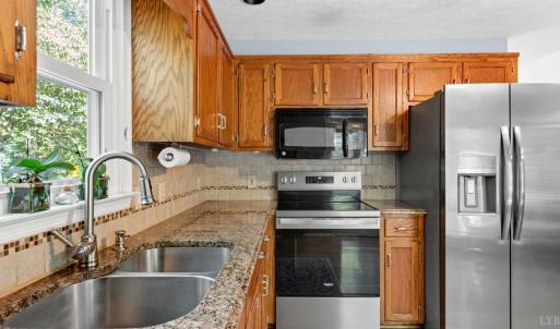 Photo #14 of 101 Franklin Place, Lynchburg, VA 0.8 acres