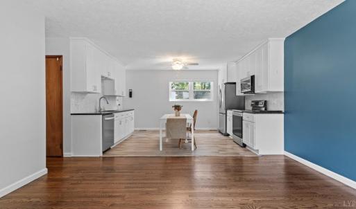 Photo #6 of 427 Woodland Circle, Lynchburg, VA 0.6 acres
