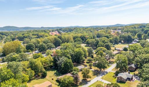 Photo #31 of 427 Woodland Circle, Lynchburg, VA 0.6 acres