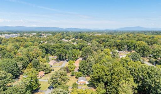Photo #32 of 427 Woodland Circle, Lynchburg, VA 0.6 acres