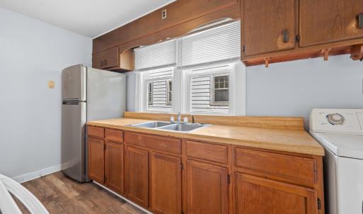 Lots of cabinets