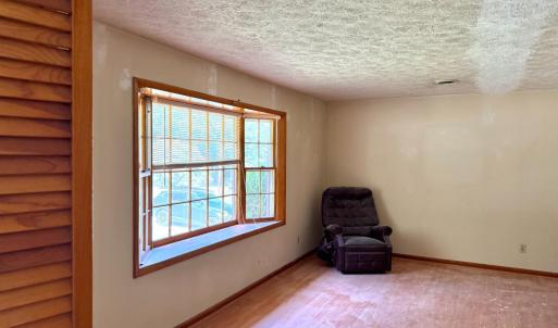 Photo #5 of 421 Woodland Circle, Lynchburg, VA 0.4 acres