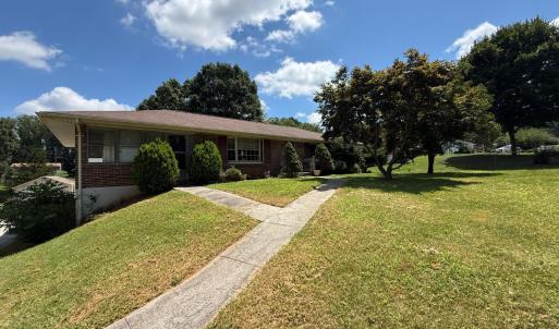 Photo #3 of 421 Woodland Circle, Lynchburg, VA 0.4 acres