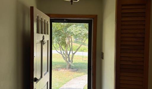 Photo #4 of 421 Woodland Circle, Lynchburg, VA 0.4 acres