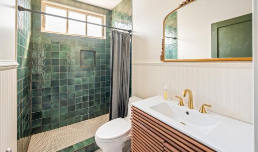 Primary bedroom ensuite