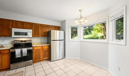 Eat in breakfast area in kitchen