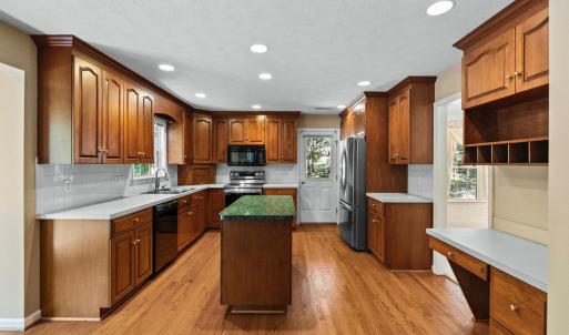 Photo #3 of 1059 Cuddington Lane, Forest, VA 0.7 acres
