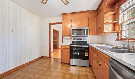 Photo #14 of 341 Sherbooke Drive, Lynchburg, VA 0.5 acres