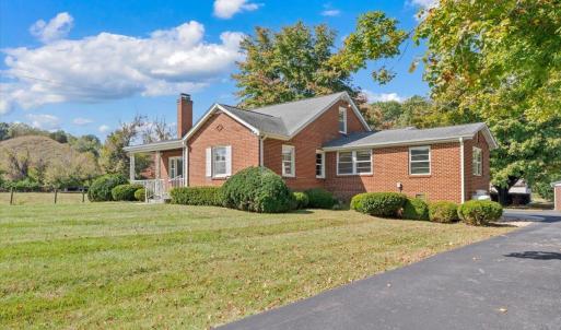 Photo #4 of 8699 Lee Hwy, Fincastle, VA 1.3 acres