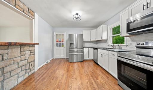 Photo #11 of 659 Whitestone Drive, Lynchburg, VA 0.5 acres