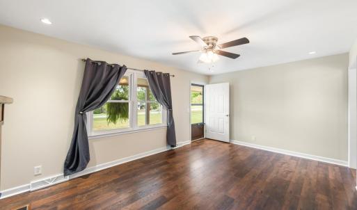 Photo #7 of 1109 Gallows Road, Gretna, VA 0.6 acres