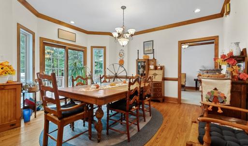 dining room area of kitchen