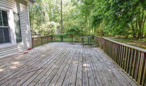 Wooden deck off kitchen
