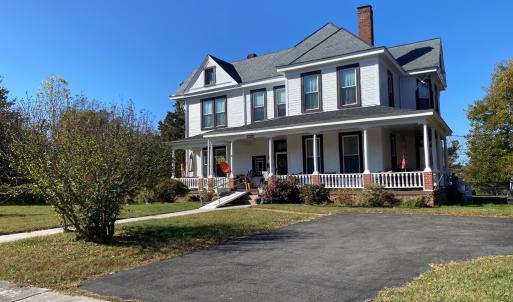 Photo #3 of 210 COLLEGE AVE, Blackstone, VA 0.7 acres