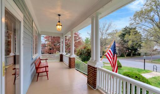 Photo #4 of 206 FIRST AVE, Farmville, VA 0.9 acres