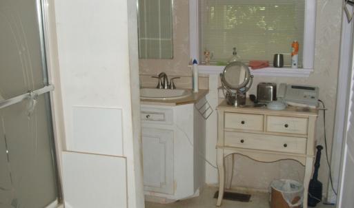 Full bath on first level