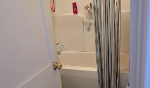 Photo #11 of 1007 Osborn Road, Farmville, VA