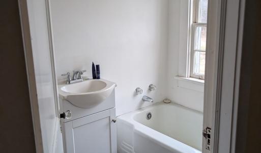 Photo #12 of 1007 Osborn Road, Farmville, VA