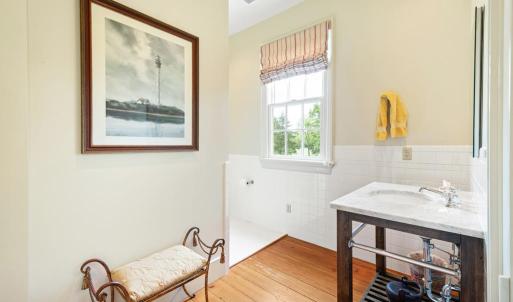 Bathroom, Level 2