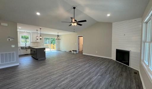 Photo #2 of 2350 Spring Grove Rd, Appomattox, VA 1.0 acres