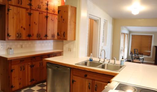 Photo #14 of 809 First Ave, Farmville, VA 0.4 acres