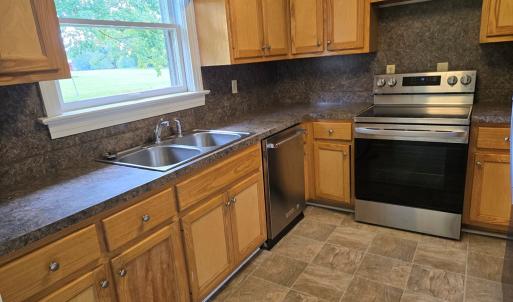 Photo #4 of 1538 Cumberland Rd., Farmville, VA 0.5 acres