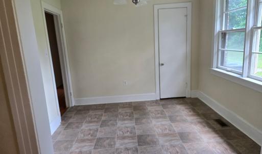 Photo #5 of 1538 Cumberland Rd., Farmville, VA 0.5 acres