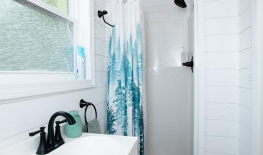 Tiny House bathroom
