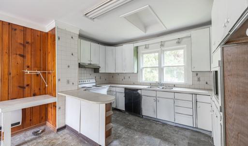 Photo #4 of 311 Four Locust Hwy, Keysville, VA 1.0 acres