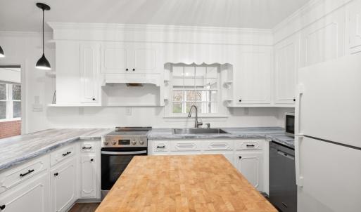 Photo #13 of 308 Dana Dr, Farmville, VA 0.9 acres