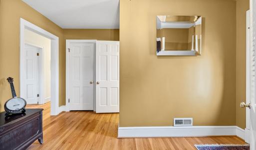 Photo #5 of 701 Fourth Ave, Farmville, VA 0.6 acres