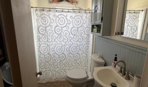 Bathroom first floor