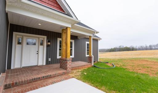 Photo #4 of 2427 Double Bridges Road, Appomattox, VA 1.1 acres