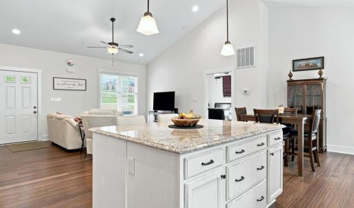 Photo #10 of 302 Thomas Circle, Farmville, VA 0.5 acres