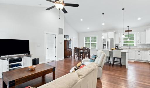 Photo #11 of 302 Thomas Circle, Farmville, VA 0.5 acres